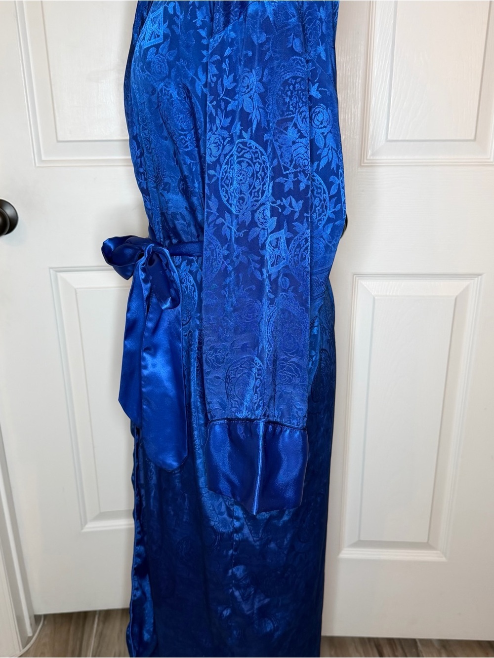 Victoria’s Secret Gold Label Size P/Small Royal Blue Long Jacquard Robe Vtg Y2K - Picture 4 of 9
